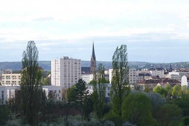 Metz - Immobilier - CENTURY 21 Immo Val - Vue sur le quartier du Sablon depuis la colline de Queuleu